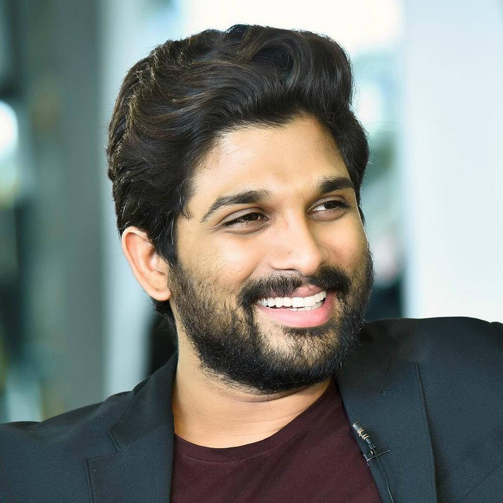 allu arjun smiling sq4roinrtnh3he3b